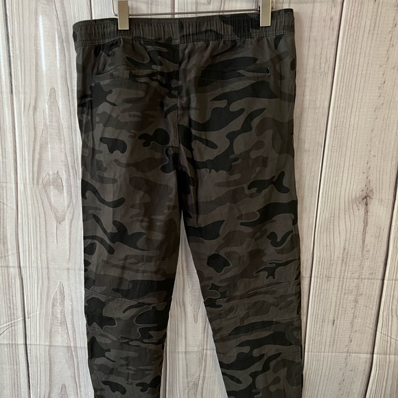 Split Men’s Camouflage Pants Size L - Picture 3 of 4